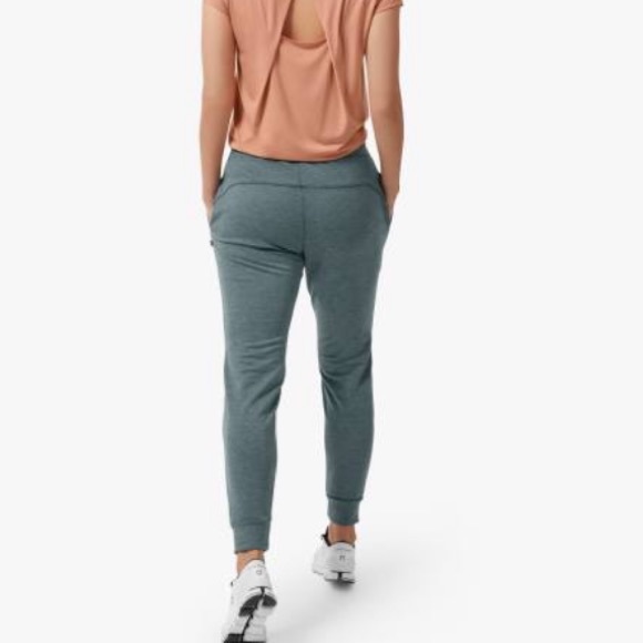 NWOT- On Running Sweat Pants - Picture 2 of 4